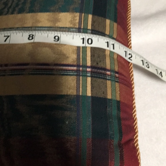 Set of two decorative throw bed couch pillows. Checked striped floral satin look - Picture 9 of 9